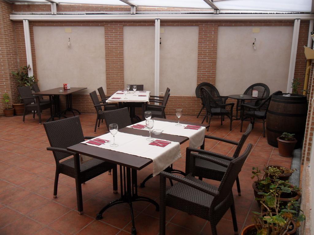 Hostal El Descanso Madrid Dış mekan fotoğraf