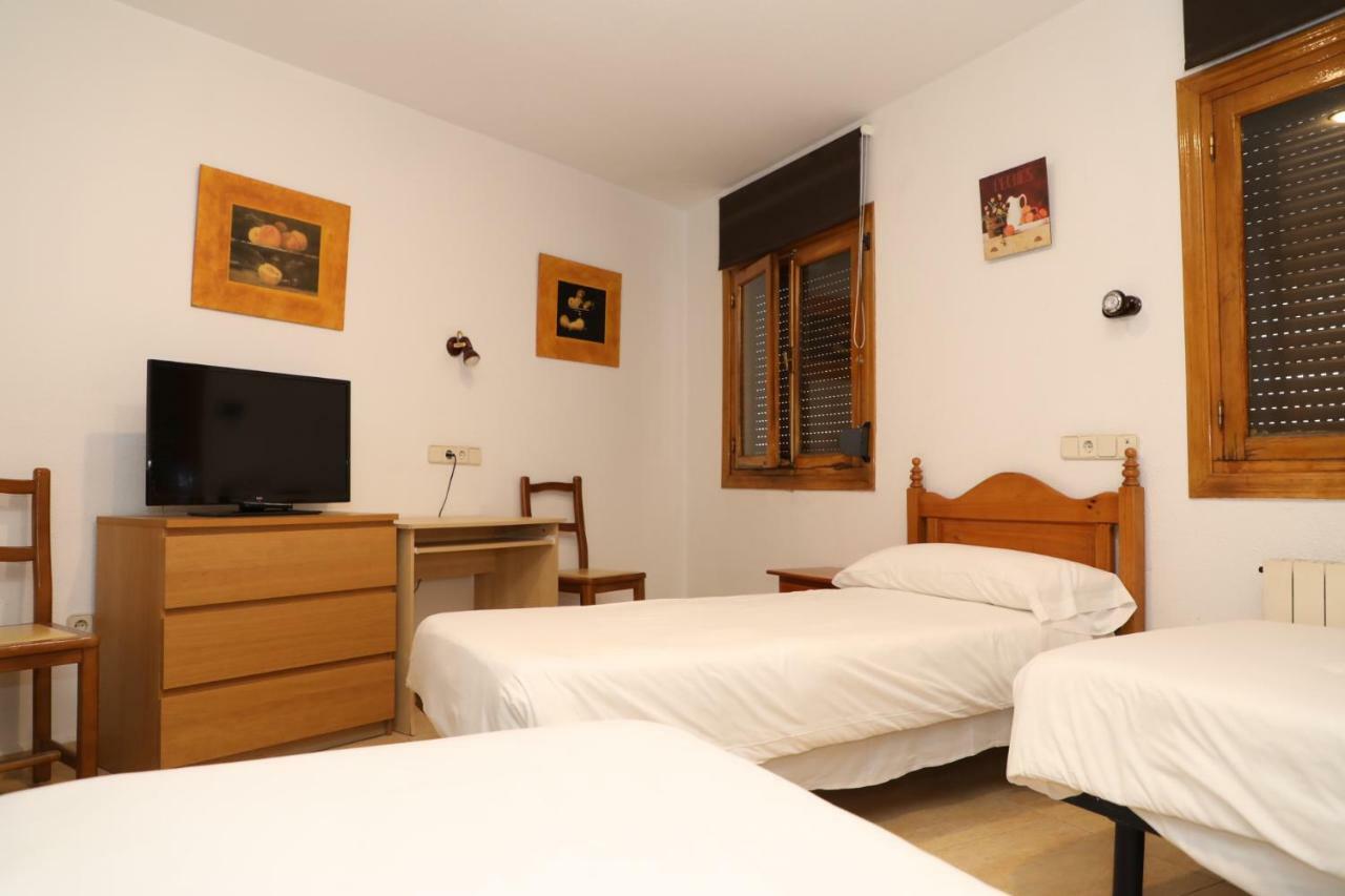 Hostal El Descanso Madrid Dış mekan fotoğraf