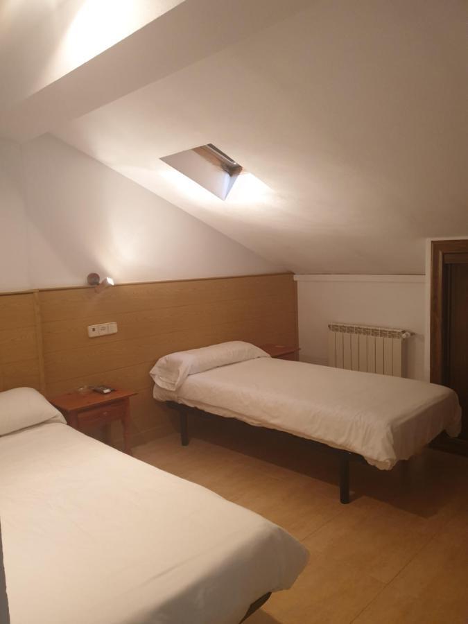 Hostal El Descanso Madrid Dış mekan fotoğraf