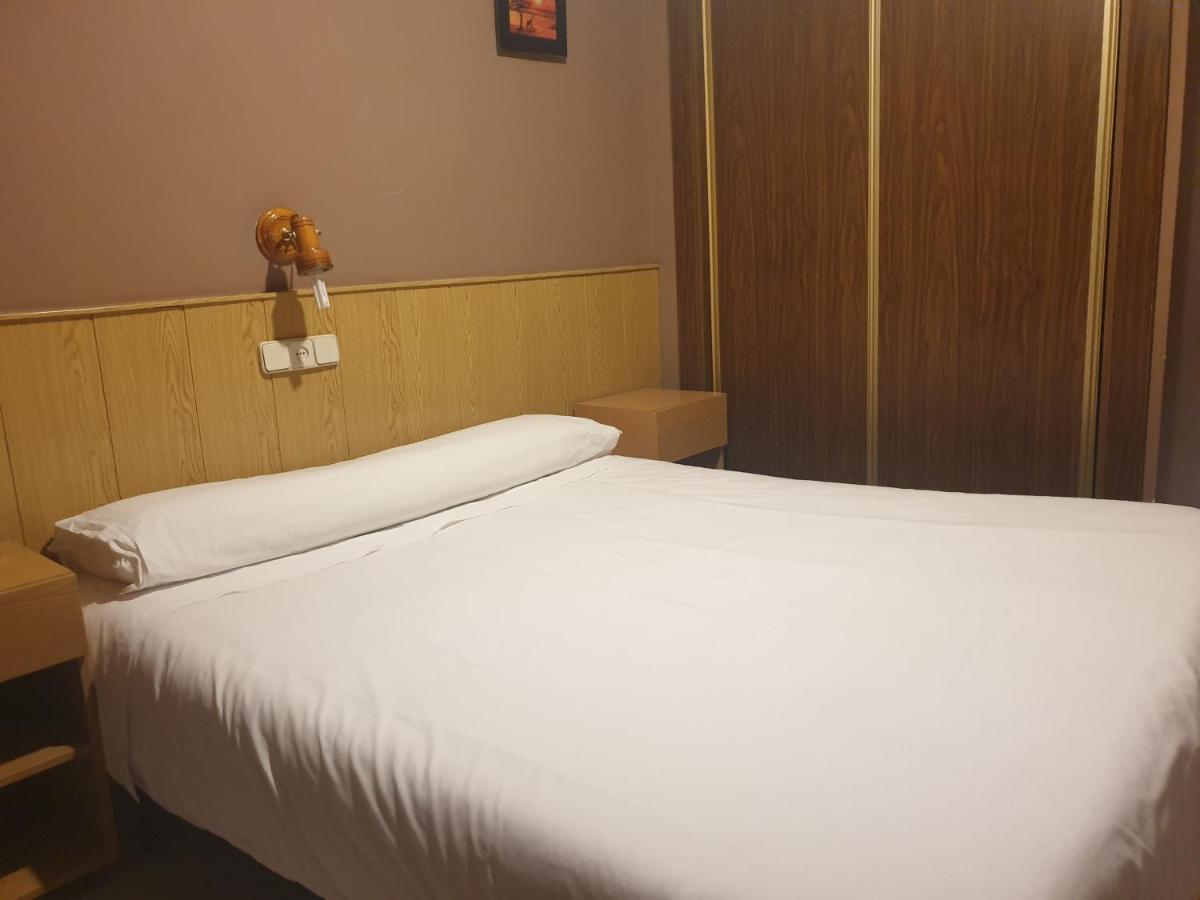 Hostal El Descanso Madrid Dış mekan fotoğraf